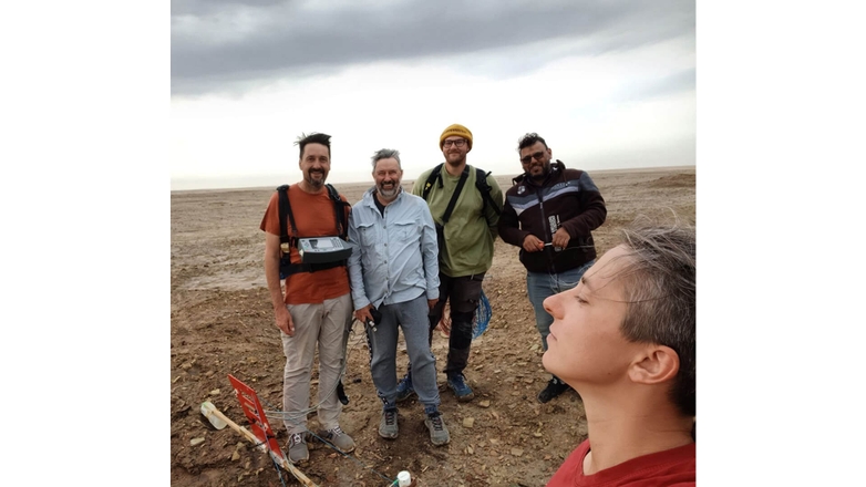 Completing-the-fieldwork-in-a-desert-environment-3